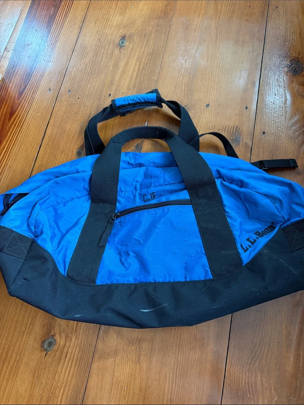 LLBEAN medium duffle bag